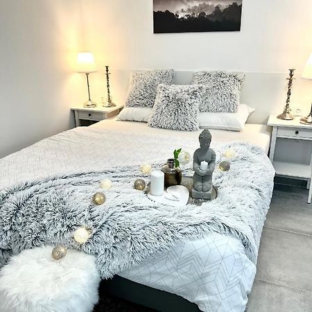 زنويمو Apartmany Ellie المظهر الخارجي الصورة