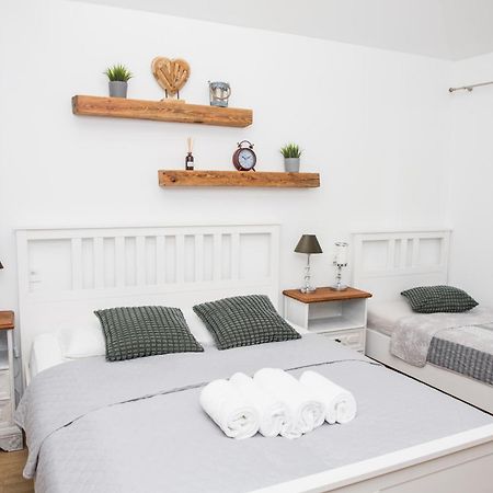 زنويمو Apartmany Ellie المظهر الخارجي الصورة